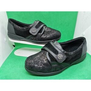 Women's Cosyfeet Darcy Shoe Size 9 Extra Roomy Fit. Hook And Loop Closure.